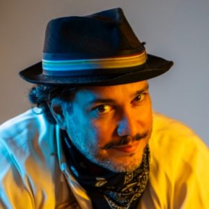 MECHOULAM EMANUEL. Cortesía director.