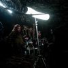Iria Gómez Concheiro, en el set de "Aqui hay dragones". Cortesía directora.