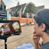 En el set deTúnicas teñidas/จีวรย้อมสี/Dyed Robes. Cortesía director.