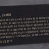 Placa en honor a Manuel Gamio, se encuentra al costado del acceso al vestíbulo de la Zona Arqueológica del Templo Mayor, archivo DDCM